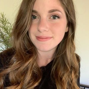 Meet your Posher, Alyssa